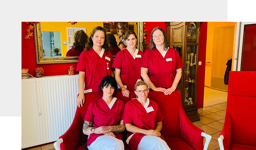 Team auf sofa